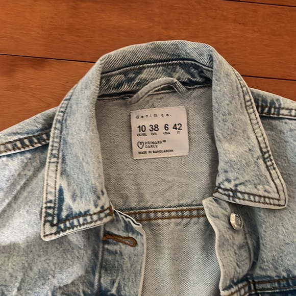 Jean jacket size USA 6 UK 10 - Picture 2 of 3
